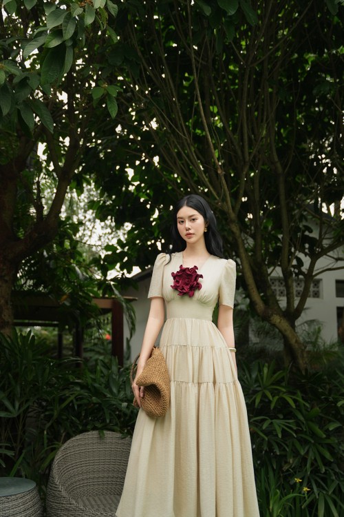 Sixdo Beige Organza Flared Dress With Flower